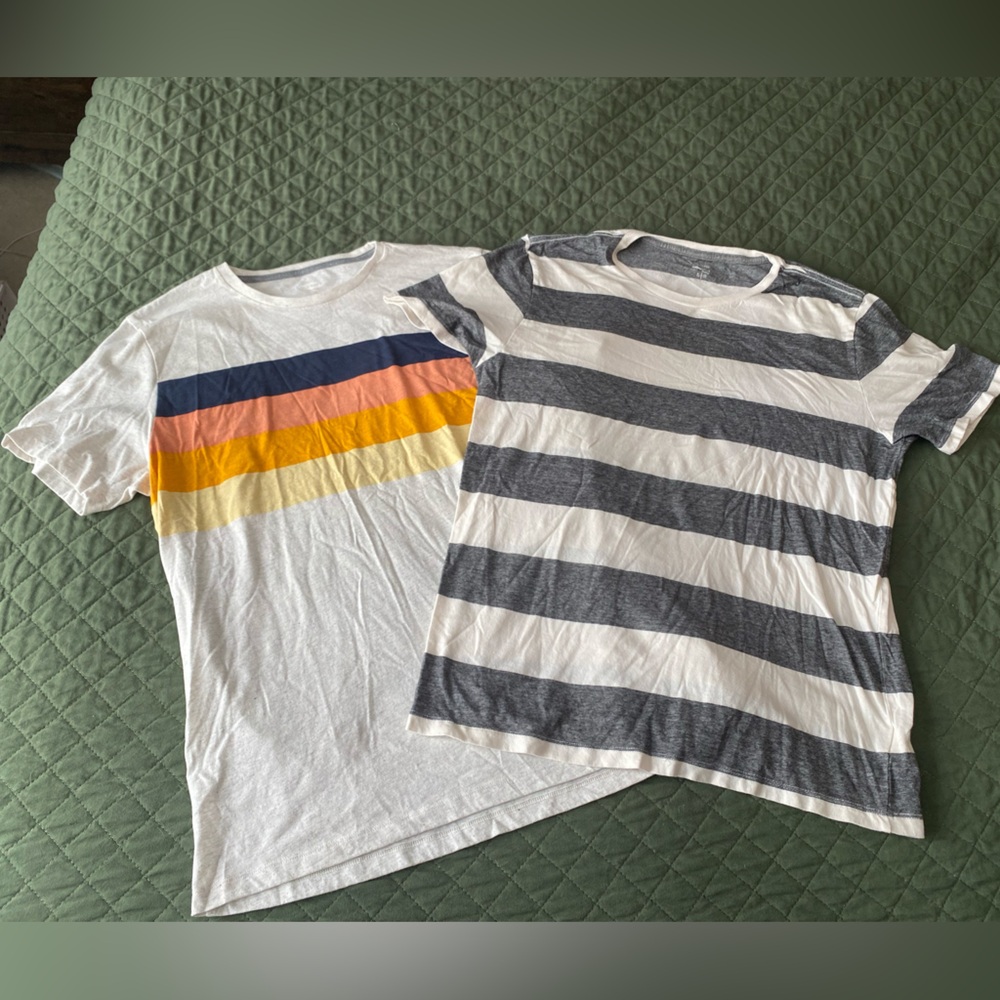 Men’s Large Old Navy T-shirt Duo